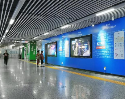 地鐵站不同區(qū)域?qū)κ覂?nèi)全彩led顯示屏要求有哪些？
